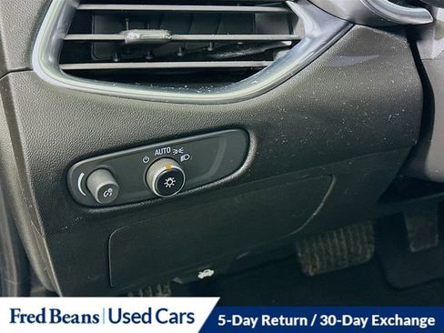 Used 2019 Chevrolet Malibu LT w/ Leather Package image 12