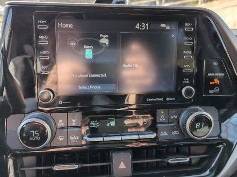 Used 2022 Toyota Highlander LE image 16