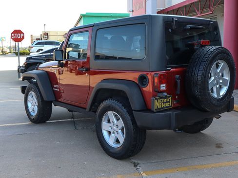 Used 2013 Jeep Wrangler Sport AWD/4WD image 13