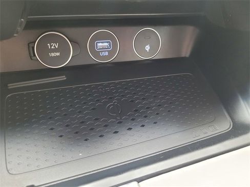 Used 2022 Genesis G70 3.3T image 28