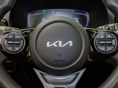 Used 2023 Kia Soul S FWD image 12