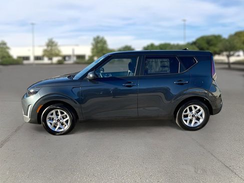 Certified 2025 Kia Soul LX w/ LX Technology Package image 3