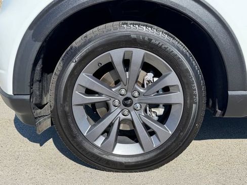 Used 2023 Ford Explorer XLT w/ Equipment Group 202A image 13