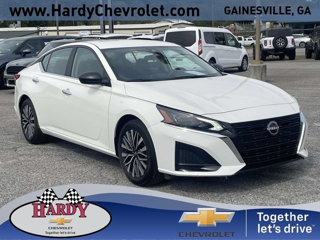 Used 2025 Nissan Altima 2.5 SV FWD image 1