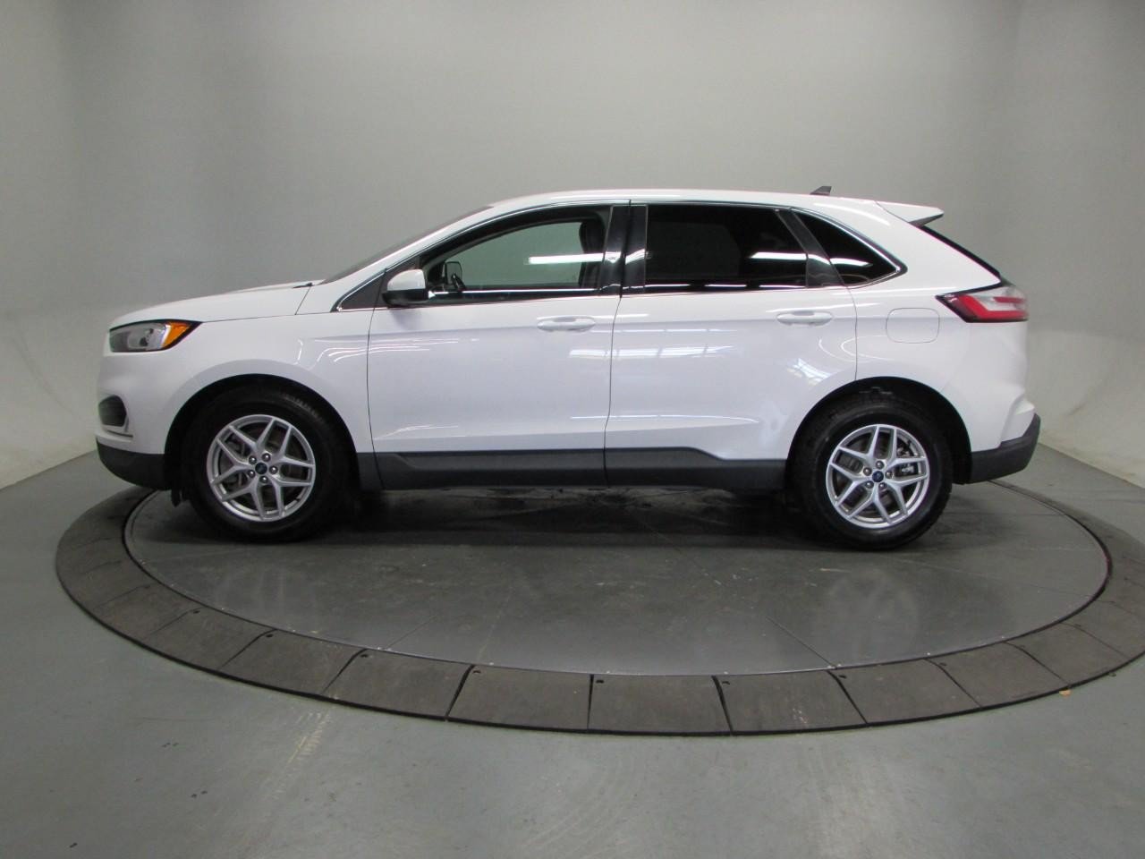 Used 2021 Ford Edge SEL AWD/4WD image 4