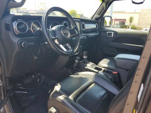 Used 2020 Jeep Wrangler Unlimited Sahara AWD/4WD image 18