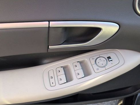Used 2025 Hyundai Sonata SEL FWD image 13