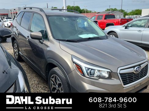 Used 2019 Subaru Forester Premium w/ All-Weather Package AWD/4WD image 1