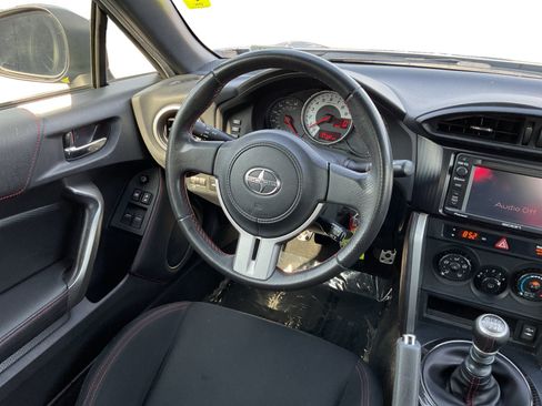 Used 2015 Scion FR-S RWD image 11