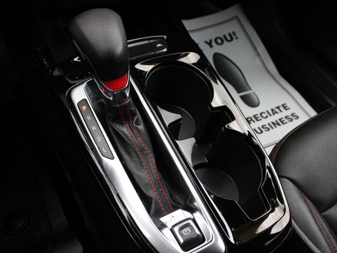 Used 2025 Chevrolet Trax RS w/ Sunroof Package image 41