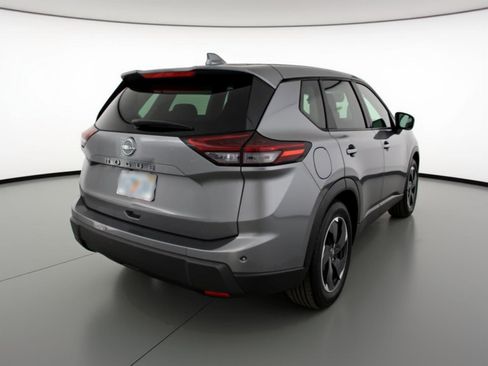 Used 2025 Nissan Rogue SV image 9