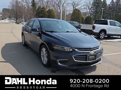 Used 2017 Chevrolet Malibu LT w/ Leather Package image 1