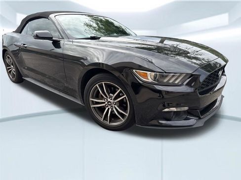 Used 2017 Ford Mustang Premium RWD image 4