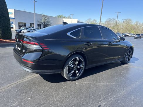 Used 2024 Honda Accord Sport image 4