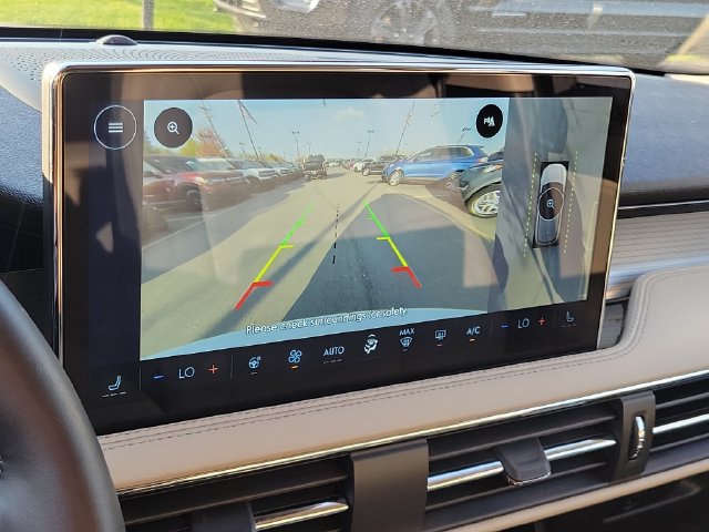 Used 2025 Lincoln Corsair AWD w/ Equipment Group 101A image 23