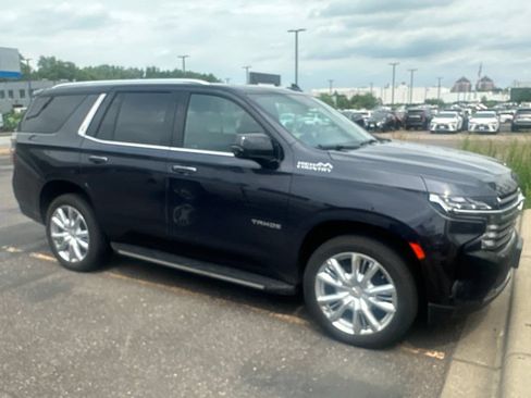 Used 2023 Chevrolet Tahoe High Country AWD/4WD image 3