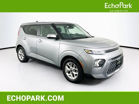 Used 2022 Kia Soul LX w/ Technology Package image 1