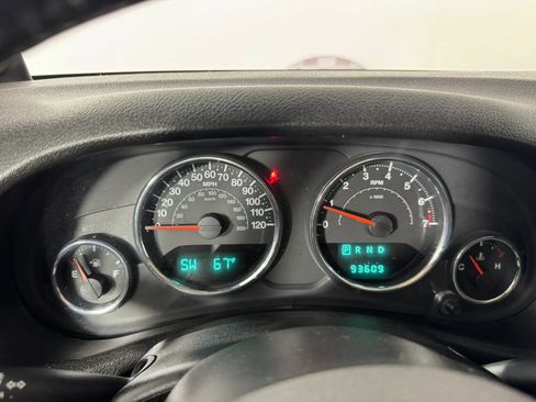 Used 2011 Jeep Wrangler Rubicon w/ Dual Top Group AWD/4WD image 13