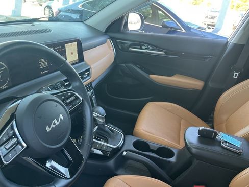 Used 2024 Kia Seltos EX FWD image 10