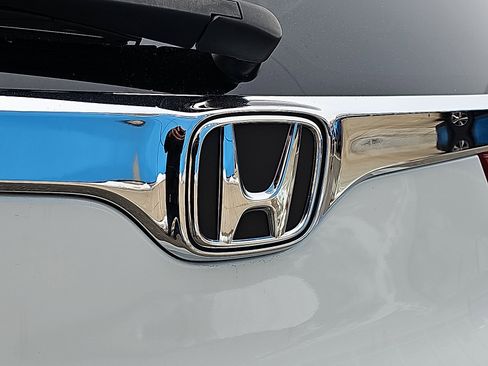 Used 2019 Honda CR-V Touring image 32
