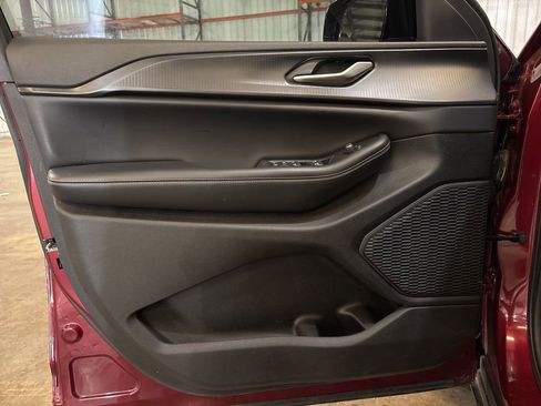 Used 2024 Jeep Grand Cherokee Altitude image 18