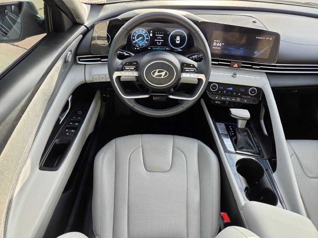 Used 2024 Hyundai Elantra Limited FWD image 13
