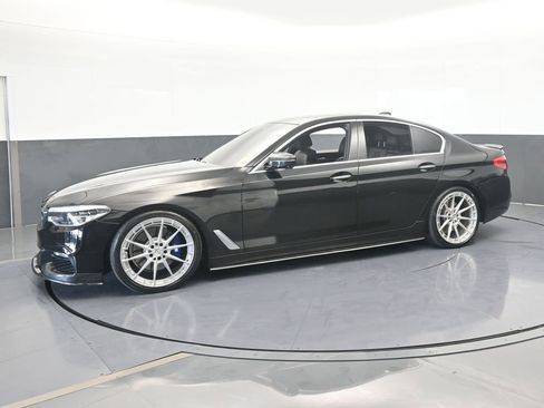 Used 2017 BMW 540i image 2