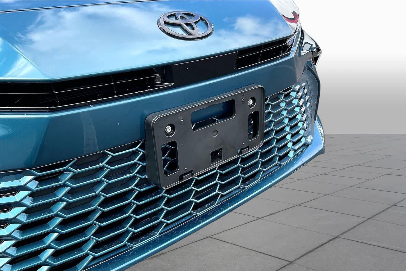 Used 2026 Toyota Camry XSE FWD image 28