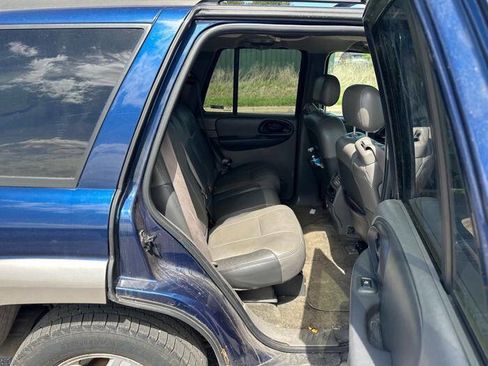 Used 2002 Chevrolet TrailBlazer LTZ AWD/4WD image 28