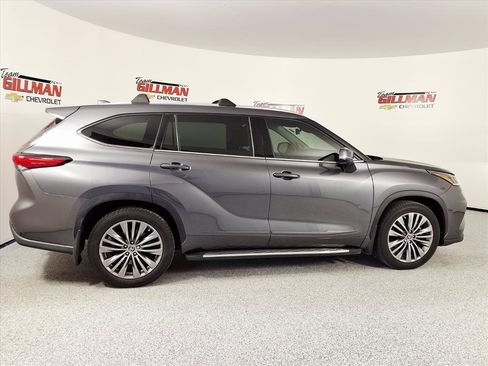 Used 2021 Toyota Highlander Platinum image 26
