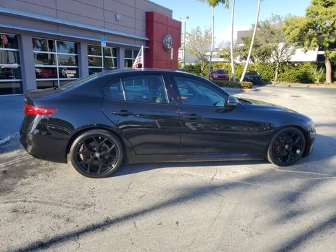 Used 2019 Alfa Romeo Giulia Sport w/ Nero Edizione image 8