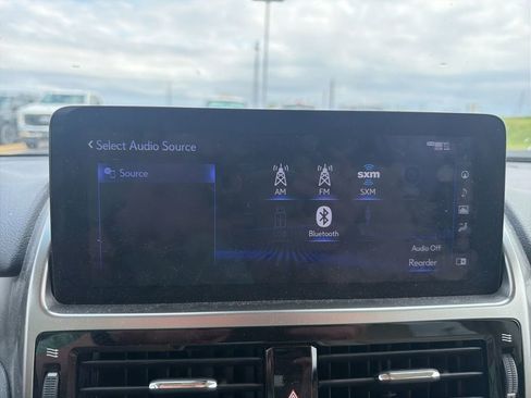 Used 2022 Lexus GX 460 Luxury w/ Sport Design Package AWD/4WD image 19