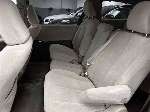 Used 2013 Toyota Sienna LE FWD image 14