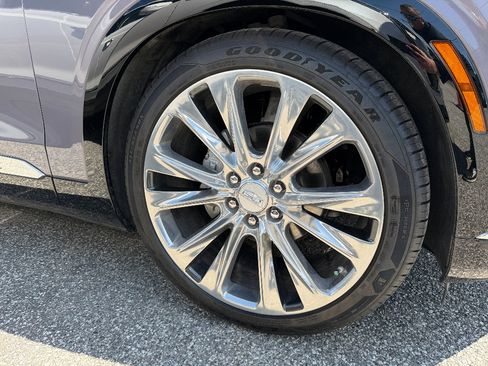 New 2026 Cadillac Vistiq Premium Luxury AWD/4WD image 8