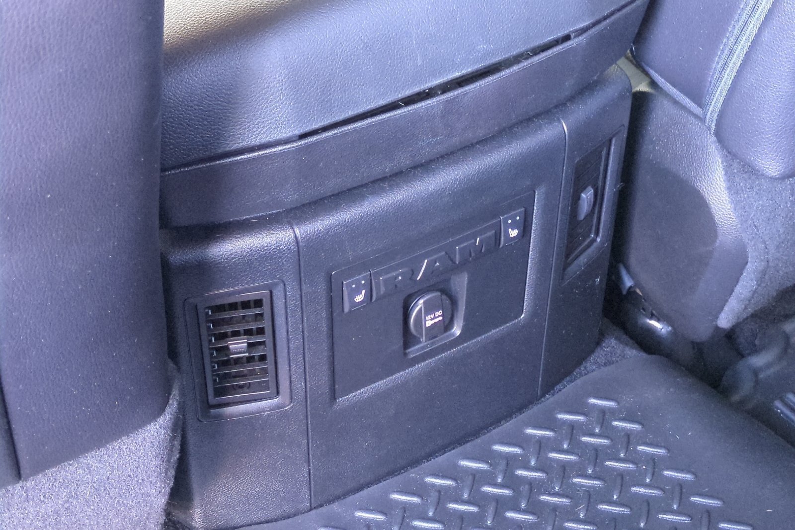 Used 2016 RAM 2500 Laramie w/ Protection Group AWD/4WD image 40