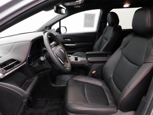 Used 2025 Toyota Sienna XSE image 26