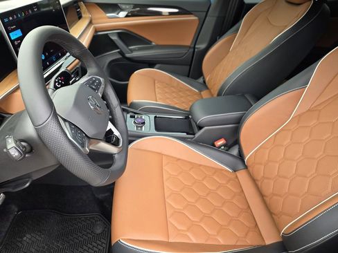 New 2026 Volkswagen Tiguan SEL R-Line AWD/4WD image 11