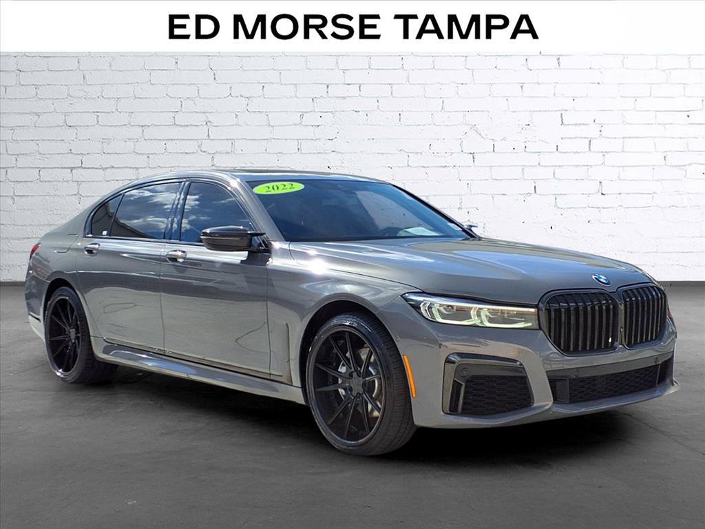 Used 2022 BMW 740i w/ M Sport Package RWD image 5