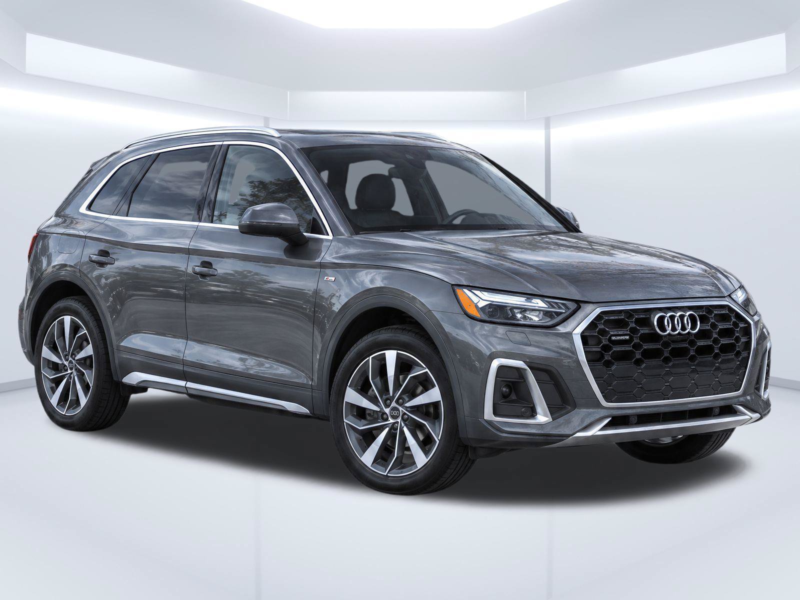 Used 2023 Audi Q5 2.0T Premium Plus w/ Premium Plus Package AWD/4WD image 2