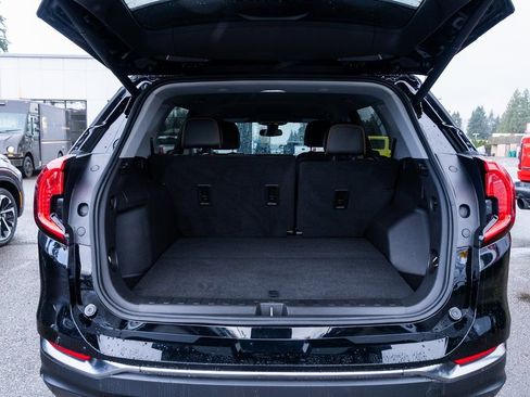 Used 2023 GMC Terrain AT4 image 7