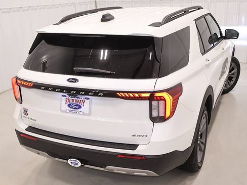 New 2026 Ford Explorer Active w/ Active Comfort Package AWD/4WD image 39