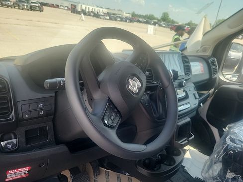 Used 2025 RAM ProMaster 2500 w/ U-Haul Equipment Group FWD image 8