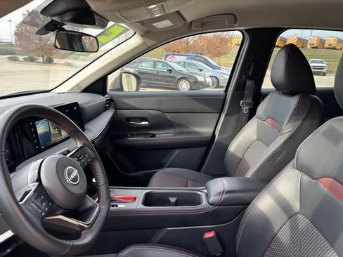 Used 2025 Nissan Kicks SR image 25