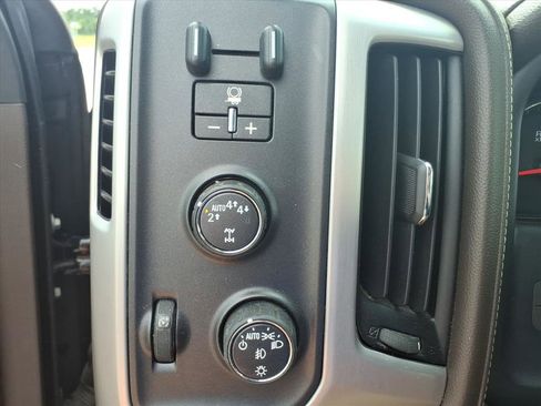 Used 2018 GMC Sierra 1500 SLT w/ SLT Premium Package AWD/4WD image 18