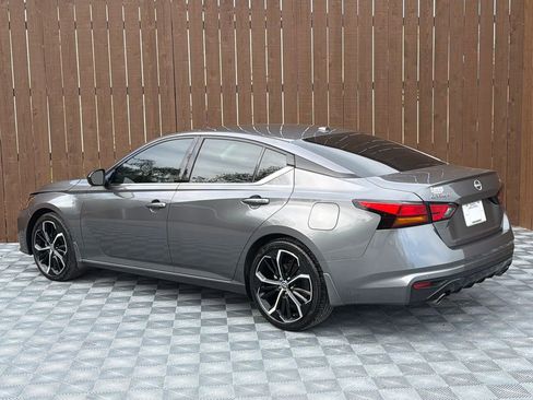 Used 2024 Nissan Altima 2.5 SR w/ SR Premium Package FWD image 15
