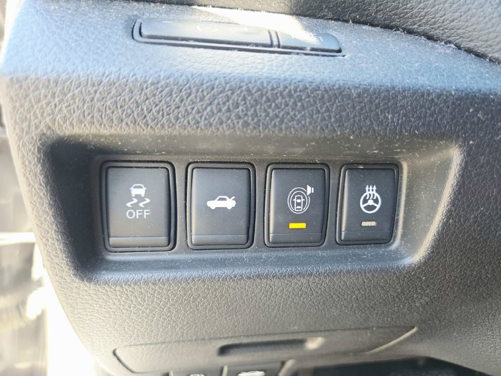 Used 2015 Nissan Altima 2.5 SL w/ Technology Package FWD image 17