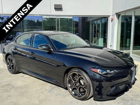 Used 2025 Alfa Romeo Giulia w/ Driving Assist Package image 1