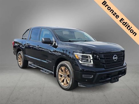 Used 2024 Nissan Titan SV w/ SV Bronze Edition Package image 2