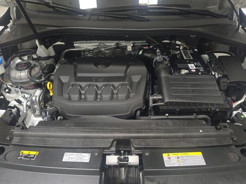 Used 2023 Volkswagen Tiguan SE R-Line image 11