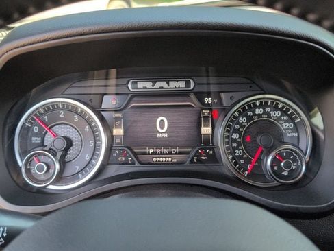 Used 2022 RAM 1500 Big Horn AWD/4WD image 11